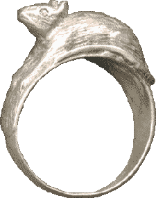Silver ring in the form of a crouching rat