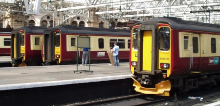 3 SPT 156s at Glasgow Central 31.July.2004