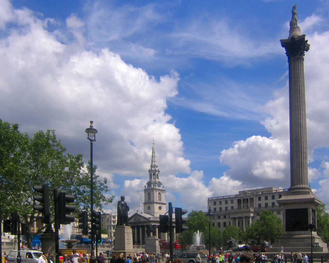 photo\' of Trafalgar Square showing Nelson\'s Column and bronze lions