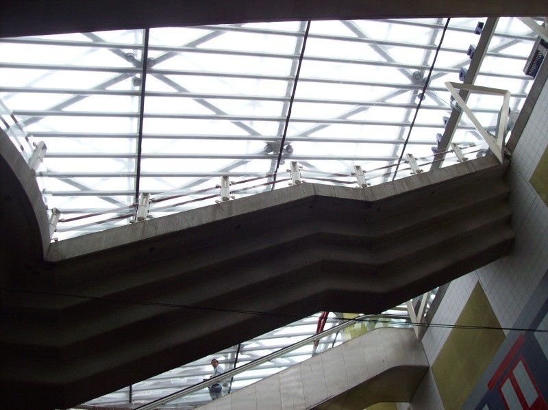 photograph of the roof at Delft station